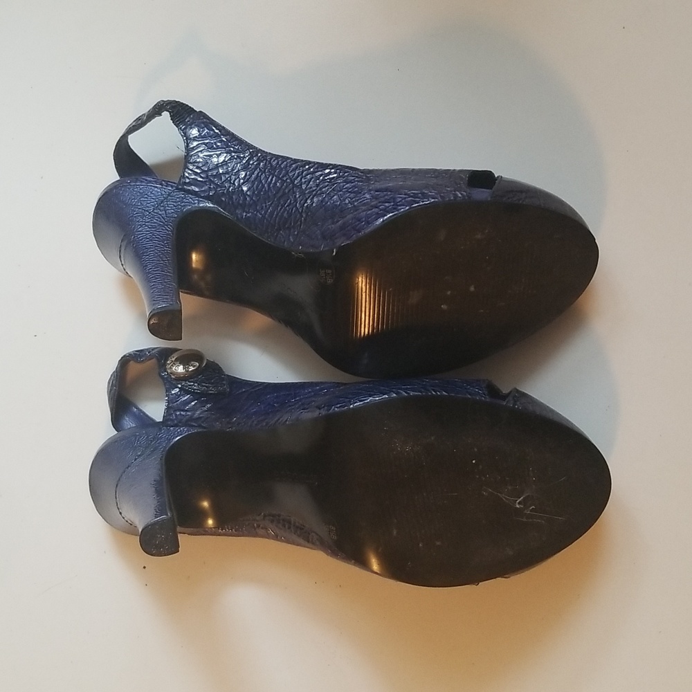 BCBG Slingbacks - Picture 5 of 7